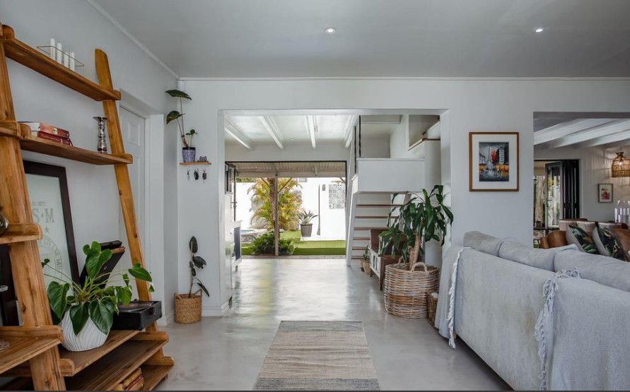 4 Bedroom Property for Sale in Vrykyk Western Cape